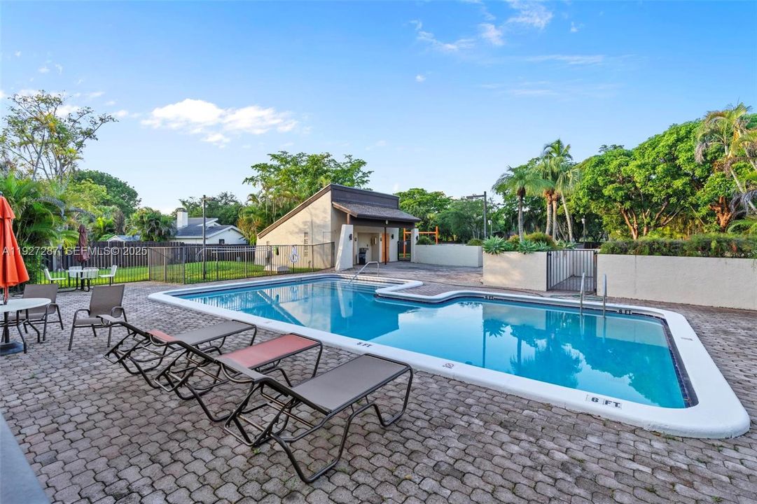 En Renta: $3,750 (3 camas, 2 baños, 1919 Pies cuadrados)