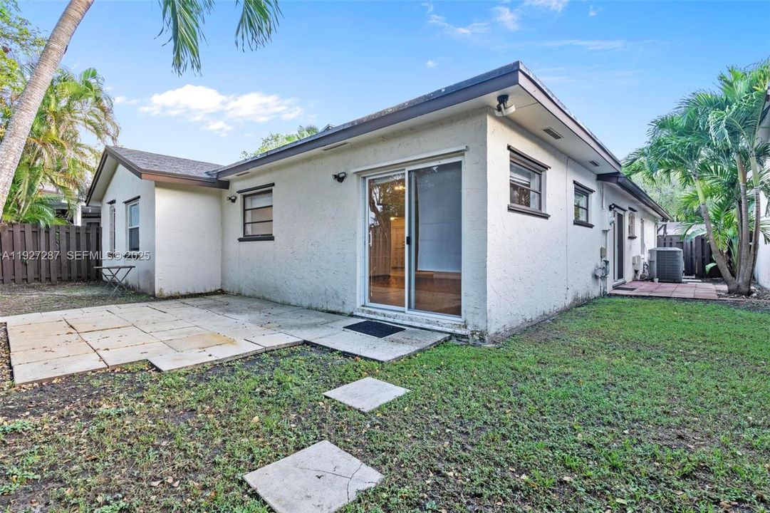 En Renta: $3,750 (3 camas, 2 baños, 1919 Pies cuadrados)