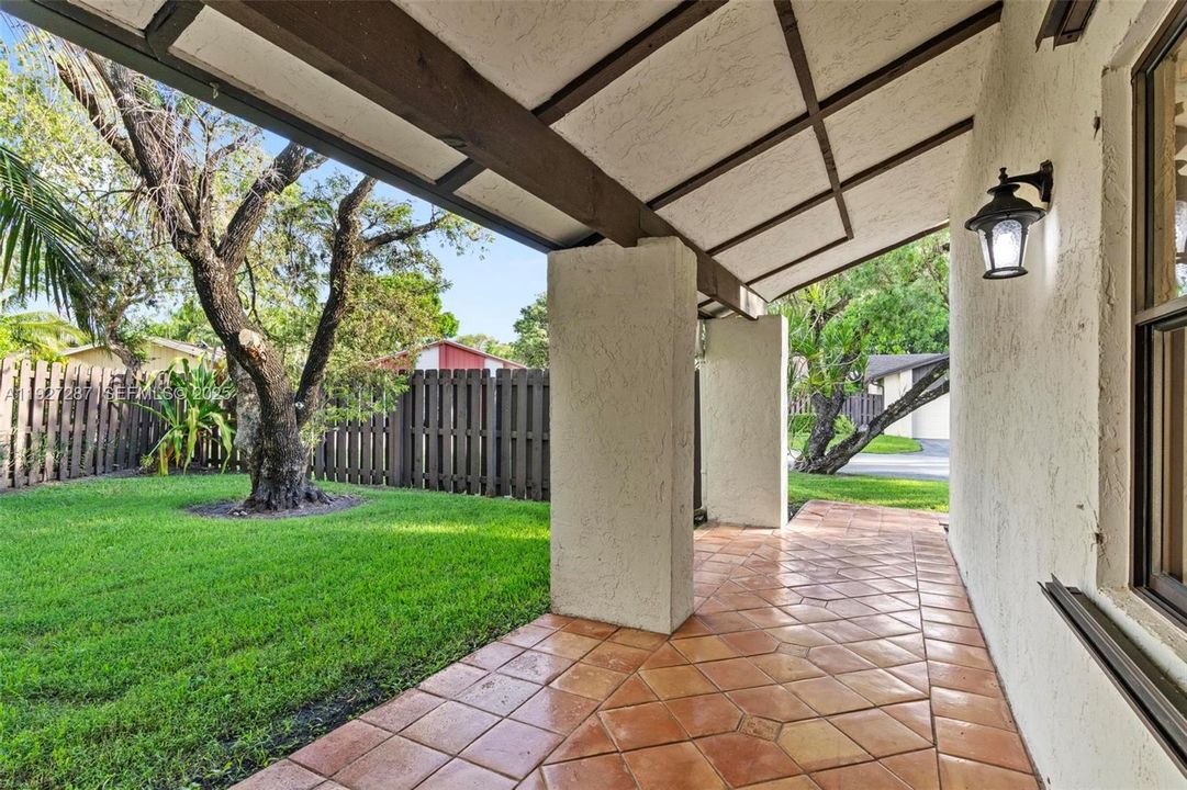 En Renta: $3,750 (3 camas, 2 baños, 1919 Pies cuadrados)