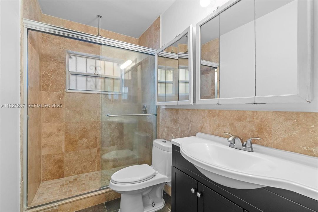 En Renta: $3,750 (3 camas, 2 baños, 1919 Pies cuadrados)