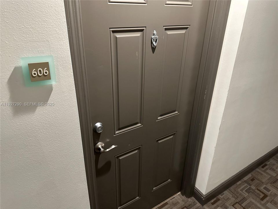 На продажу: $245,000 (1 спален, 1 ванн, 756 Квадратных фут)