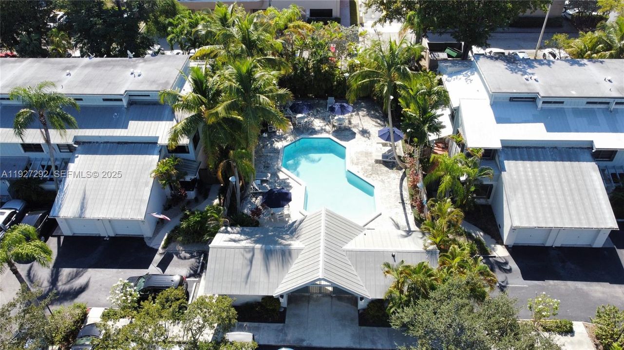 For Sale: $625,000 (2 beds, 2 baths, 1430 Square Feet)