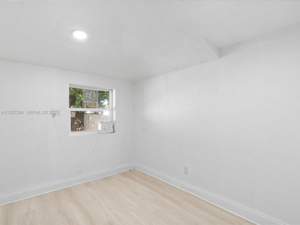 На продажу: $439,000 (3 спален, 2 ванн, 790 Квадратных фут)