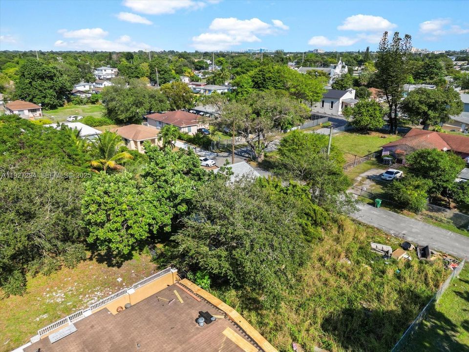 На продажу: $439,000 (3 спален, 2 ванн, 790 Квадратных фут)