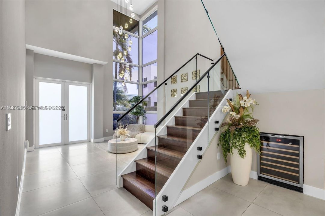 В аренду: $10,500 (5 спален, 5 ванн, 3113 Квадратных фут)