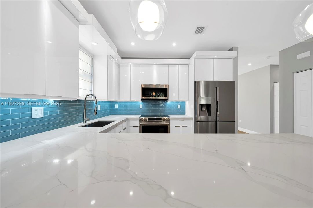 В аренду: $4,000 (3 спален, 3 ванн, 1844 Квадратных фут)