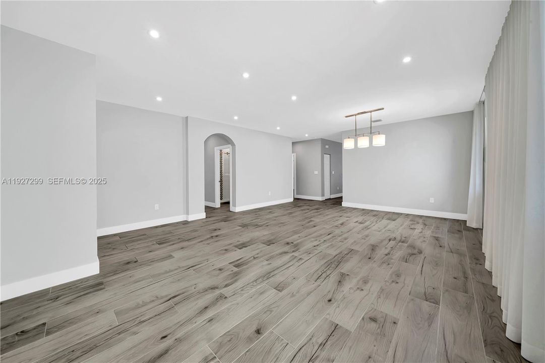 В аренду: $4,000 (3 спален, 3 ванн, 1844 Квадратных фут)