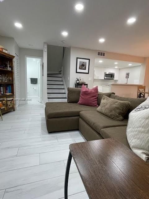 В аренду: $2,975 (2 спален, 2 ванн, 1000 Квадратных фут)