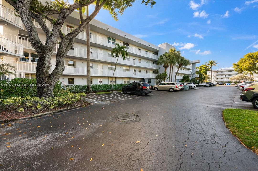 For Sale: $164,900 (1 beds, 1 baths, 750 Square Feet)