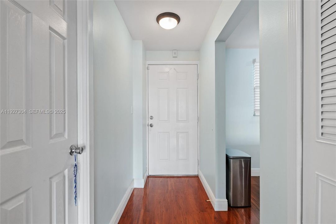 For Sale: $164,900 (1 beds, 1 baths, 750 Square Feet)