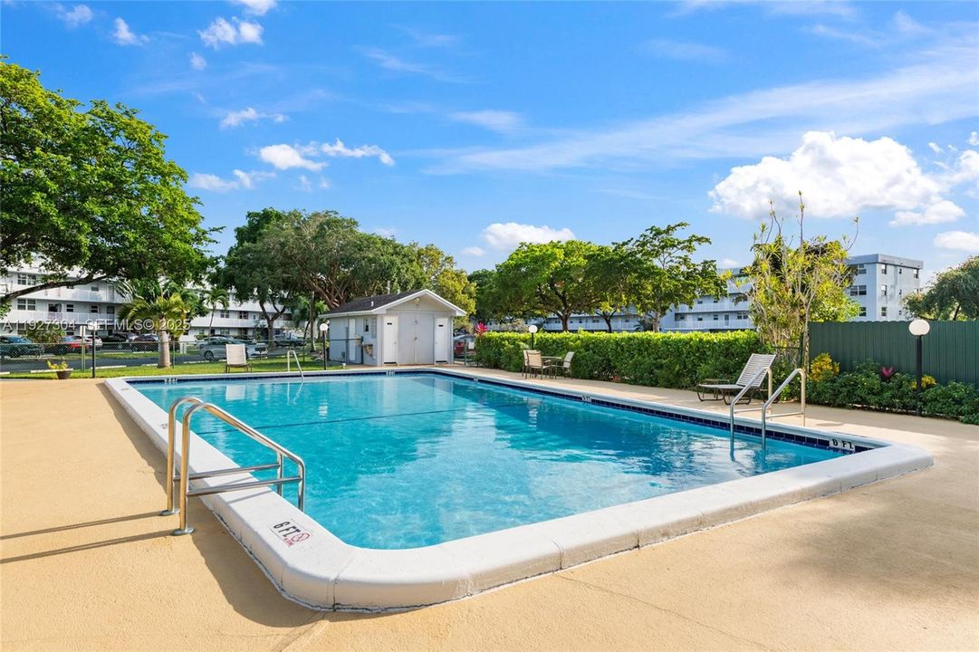 For Sale: $164,900 (1 beds, 1 baths, 750 Square Feet)