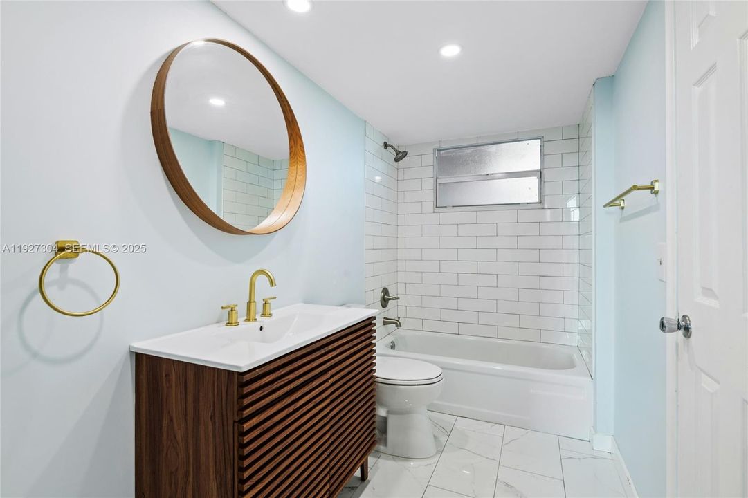 For Sale: $164,900 (1 beds, 1 baths, 750 Square Feet)