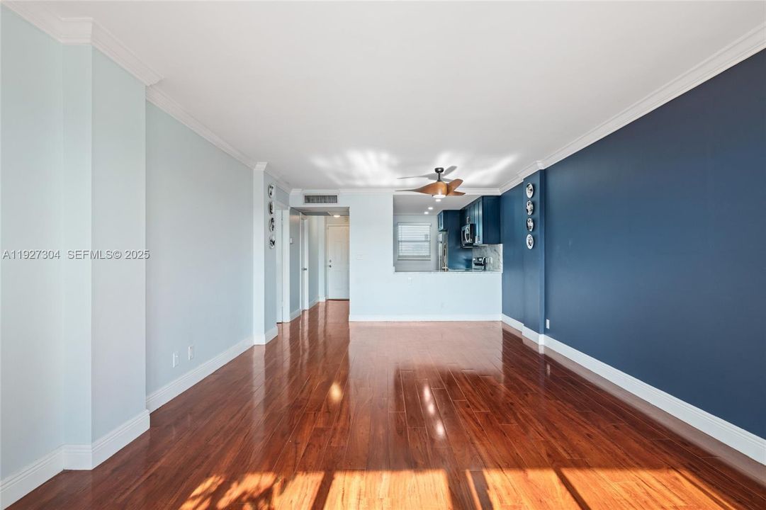 For Sale: $164,900 (1 beds, 1 baths, 750 Square Feet)