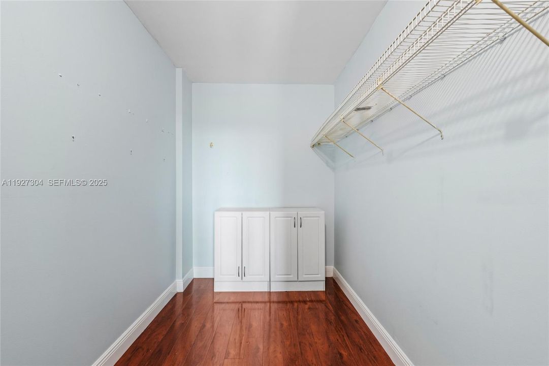 For Sale: $164,900 (1 beds, 1 baths, 750 Square Feet)