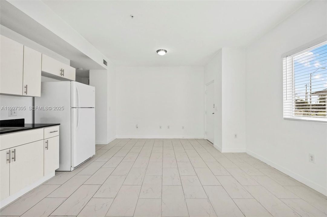 В аренду: $1,850 (1 спален, 1 ванн, 800 Квадратных фут)