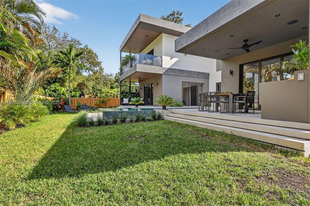 For Sale: $4,600,000 (4 beds, 6 baths, 992 Square Feet)