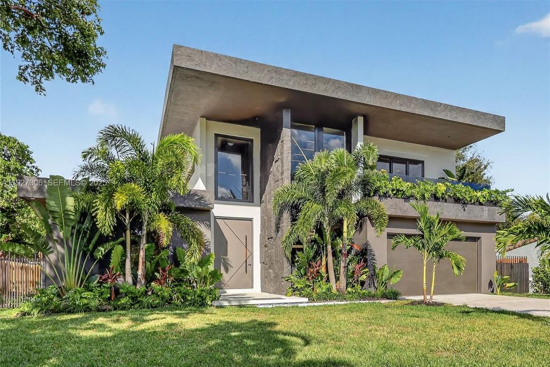 For Sale: $4,600,000 (4 beds, 6 baths, 992 Square Feet)