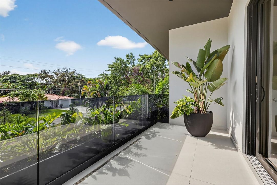 For Sale: $4,600,000 (4 beds, 6 baths, 992 Square Feet)