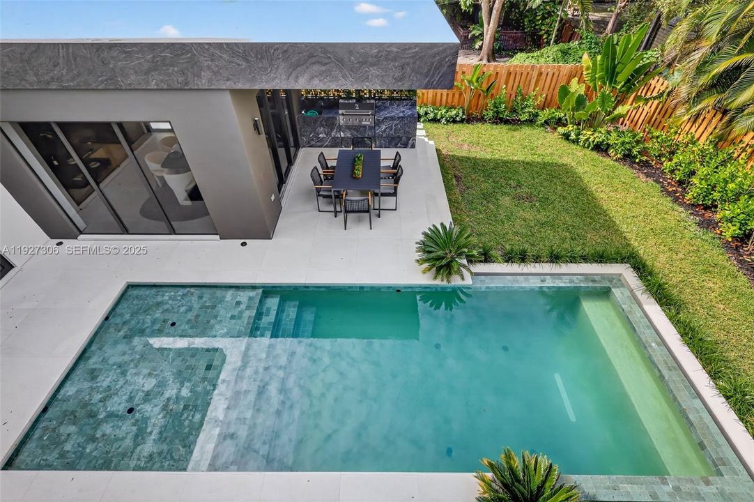 For Sale: $4,600,000 (4 beds, 6 baths, 992 Square Feet)