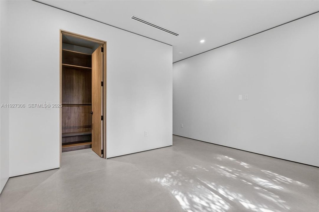 For Sale: $4,600,000 (4 beds, 6 baths, 992 Square Feet)