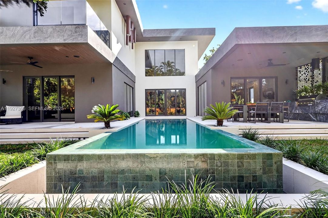 For Sale: $4,600,000 (4 beds, 6 baths, 992 Square Feet)