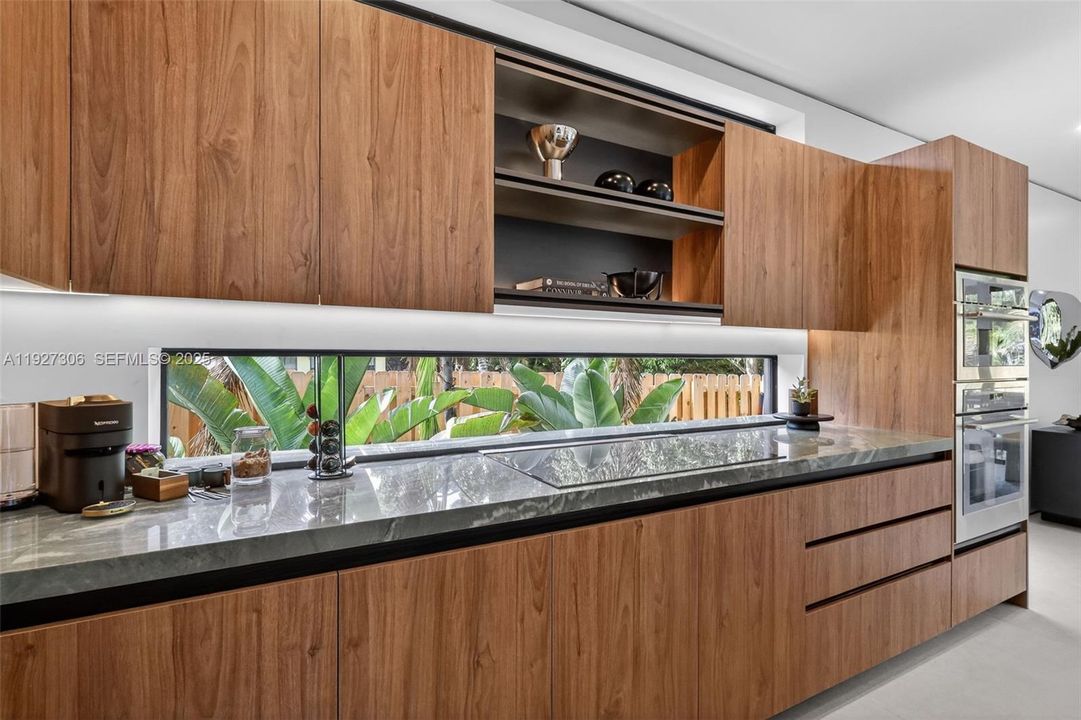 For Sale: $4,600,000 (4 beds, 6 baths, 992 Square Feet)