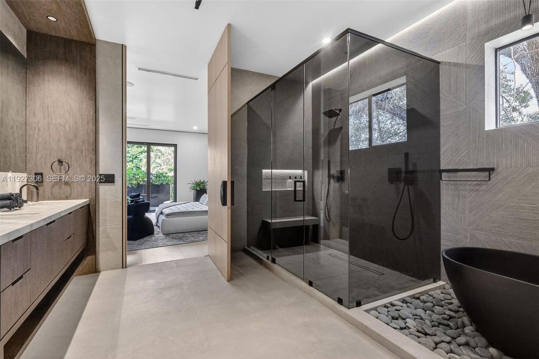 For Sale: $4,600,000 (4 beds, 6 baths, 992 Square Feet)