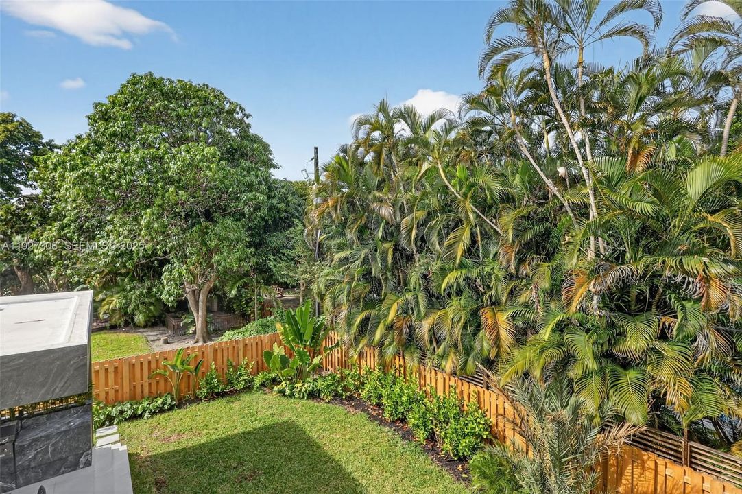 For Sale: $4,600,000 (4 beds, 6 baths, 992 Square Feet)