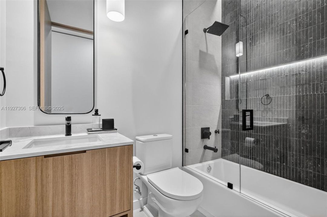 For Sale: $4,600,000 (4 beds, 6 baths, 992 Square Feet)