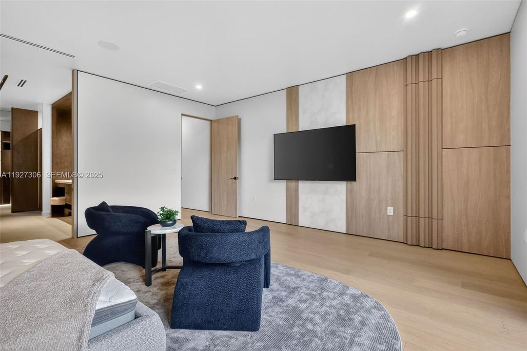 For Sale: $4,600,000 (4 beds, 6 baths, 992 Square Feet)