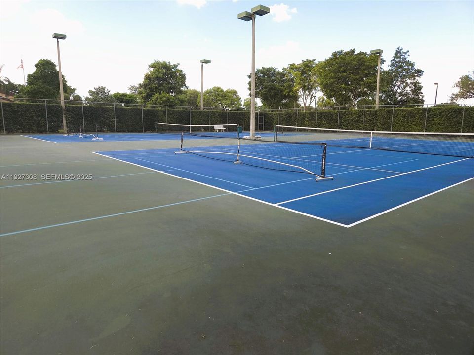 For Sale: $849,000 (4 beds, 4 baths, 2767 Square Feet)