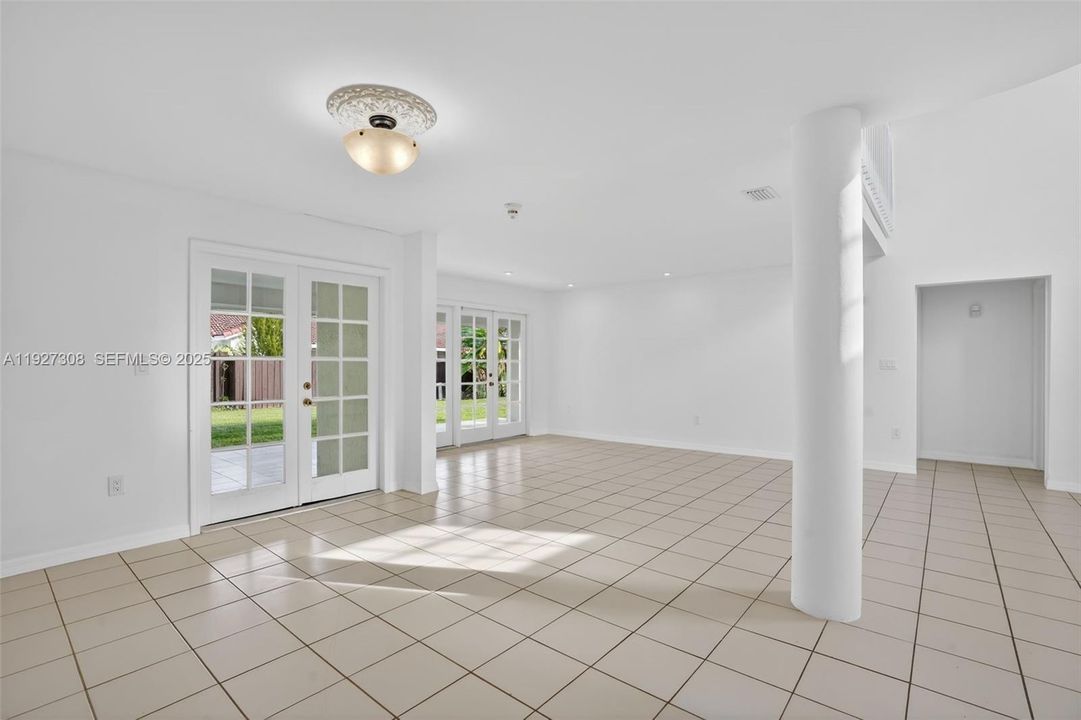 For Sale: $849,000 (4 beds, 4 baths, 2767 Square Feet)