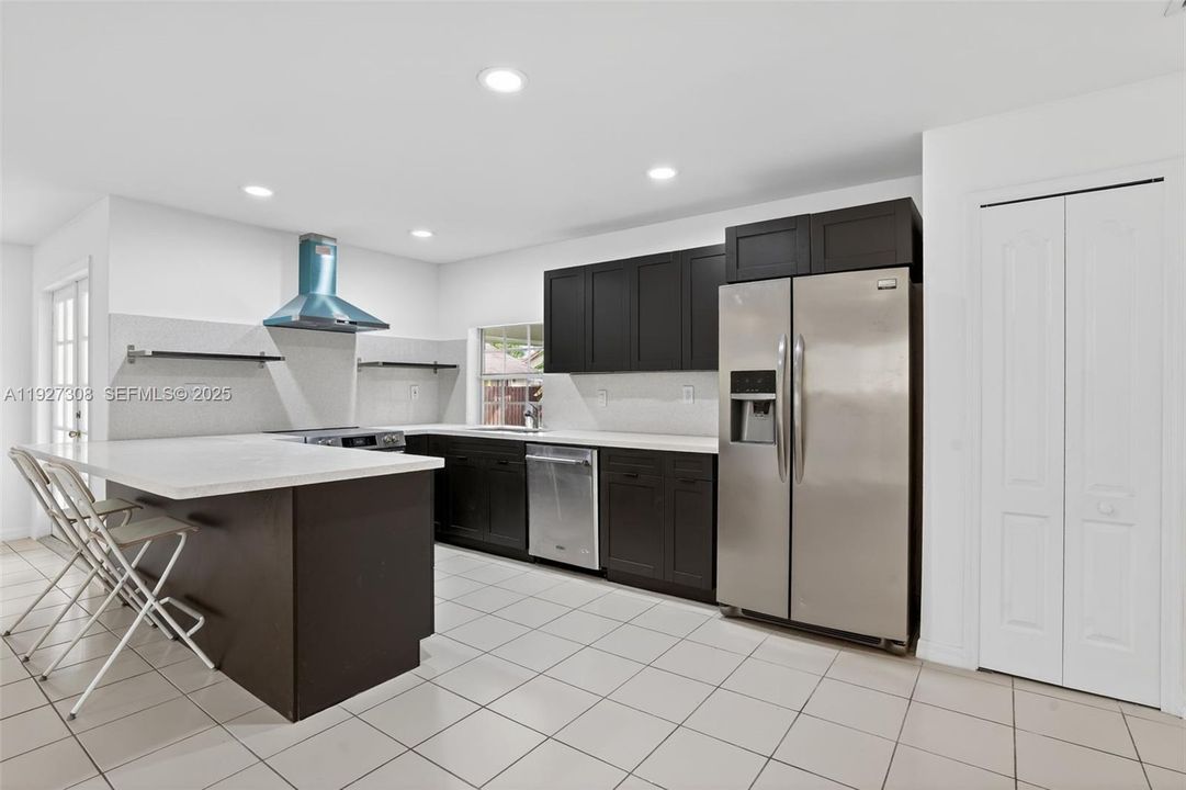 For Sale: $849,000 (4 beds, 4 baths, 2767 Square Feet)