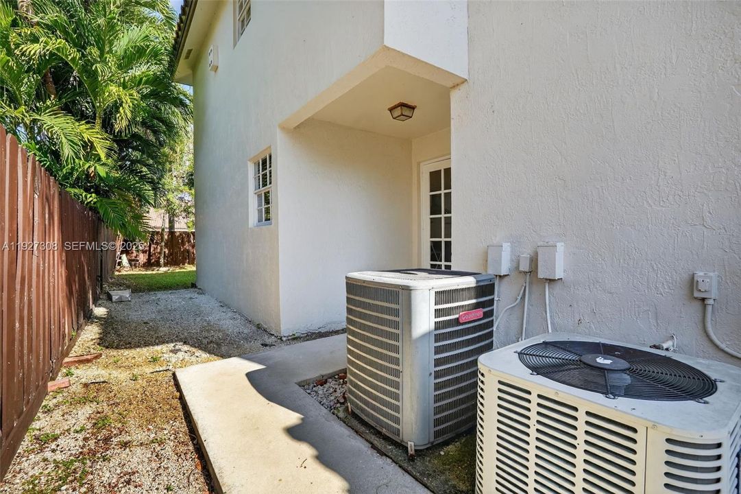 For Sale: $849,000 (4 beds, 4 baths, 2767 Square Feet)