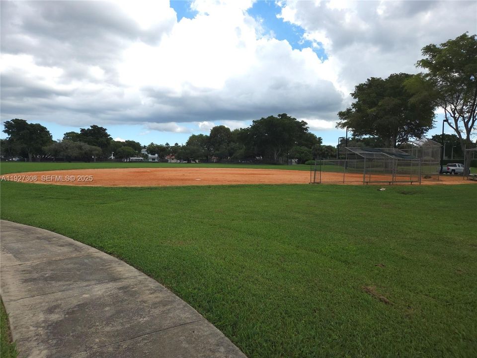 For Sale: $849,000 (4 beds, 4 baths, 2767 Square Feet)