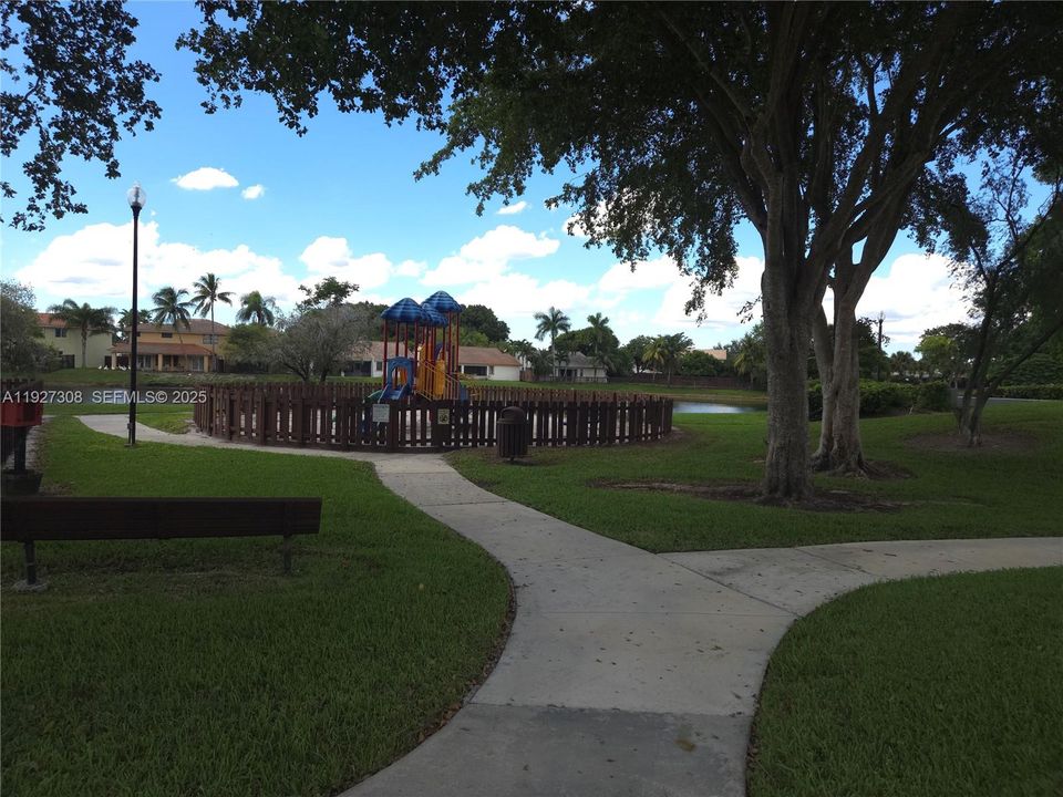 For Sale: $849,000 (4 beds, 4 baths, 2767 Square Feet)