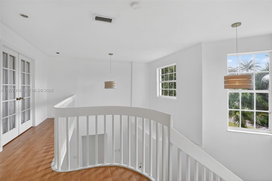 For Sale: $849,000 (4 beds, 4 baths, 2767 Square Feet)