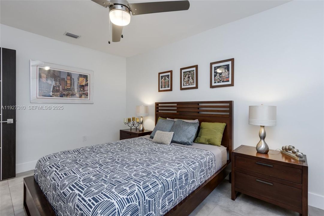 For Sale: $879,000 (3 beds, 2 baths, 1461 Square Feet)