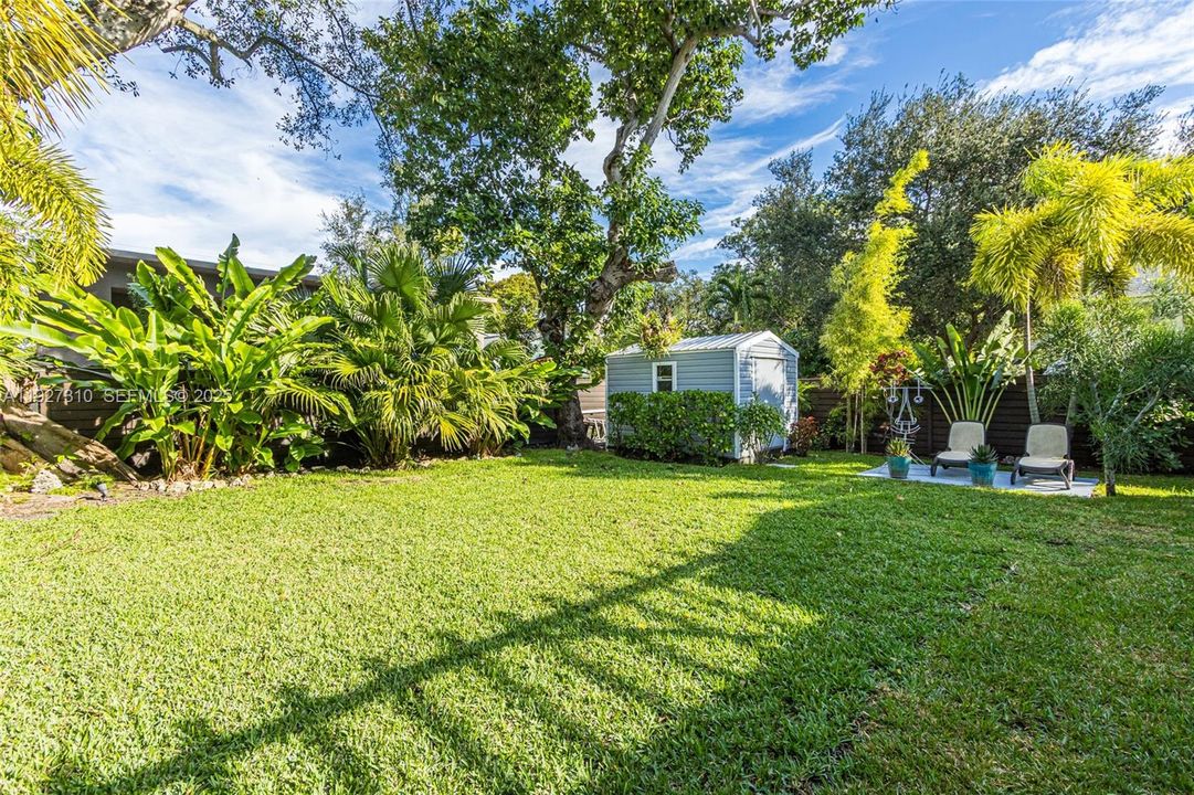 For Sale: $879,000 (3 beds, 2 baths, 1461 Square Feet)