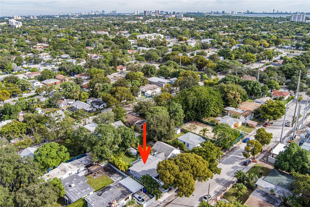 For Sale: $879,000 (3 beds, 2 baths, 1461 Square Feet)