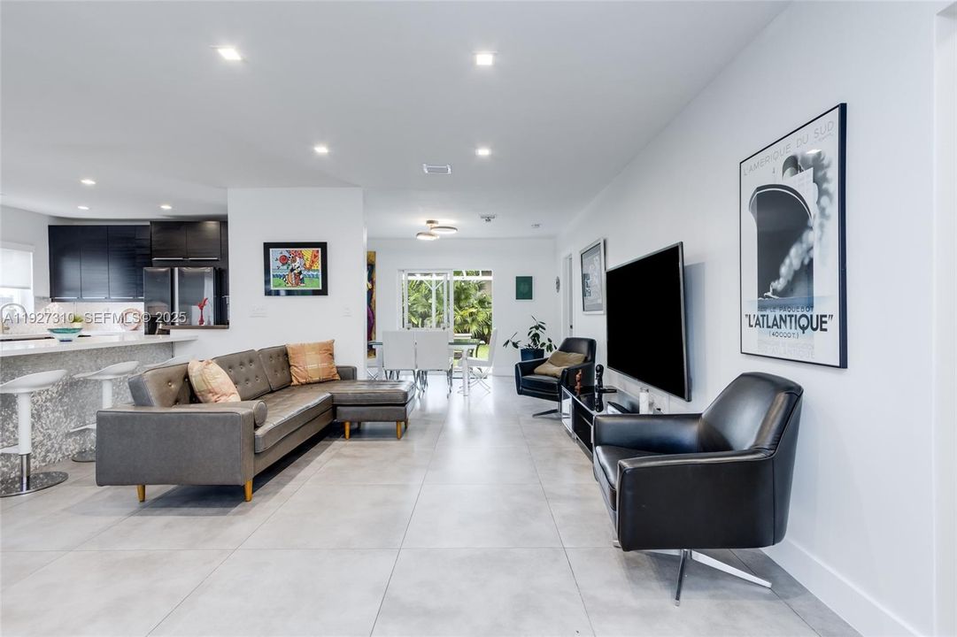 For Sale: $879,000 (3 beds, 2 baths, 1461 Square Feet)