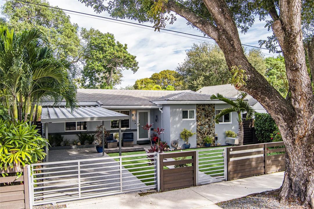 For Sale: $879,000 (3 beds, 2 baths, 1461 Square Feet)