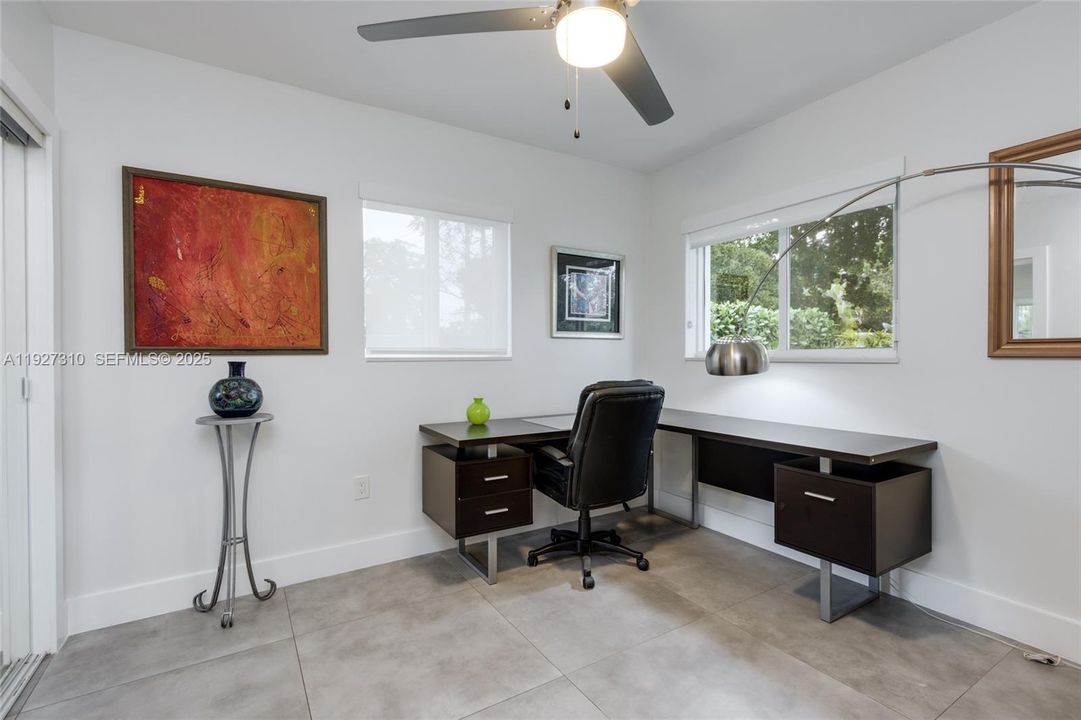 For Sale: $879,000 (3 beds, 2 baths, 1461 Square Feet)