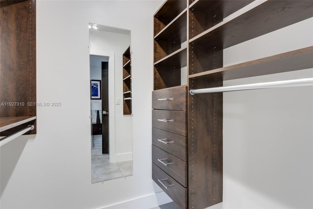 For Sale: $879,000 (3 beds, 2 baths, 1461 Square Feet)