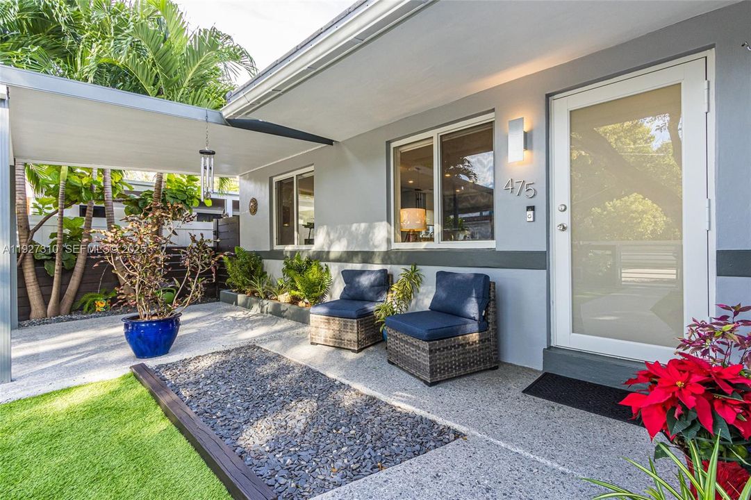 For Sale: $879,000 (3 beds, 2 baths, 1461 Square Feet)