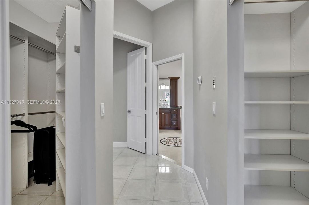 出租: $11,500 (5 贝兹, 3 浴室, 3440 平方英尺)