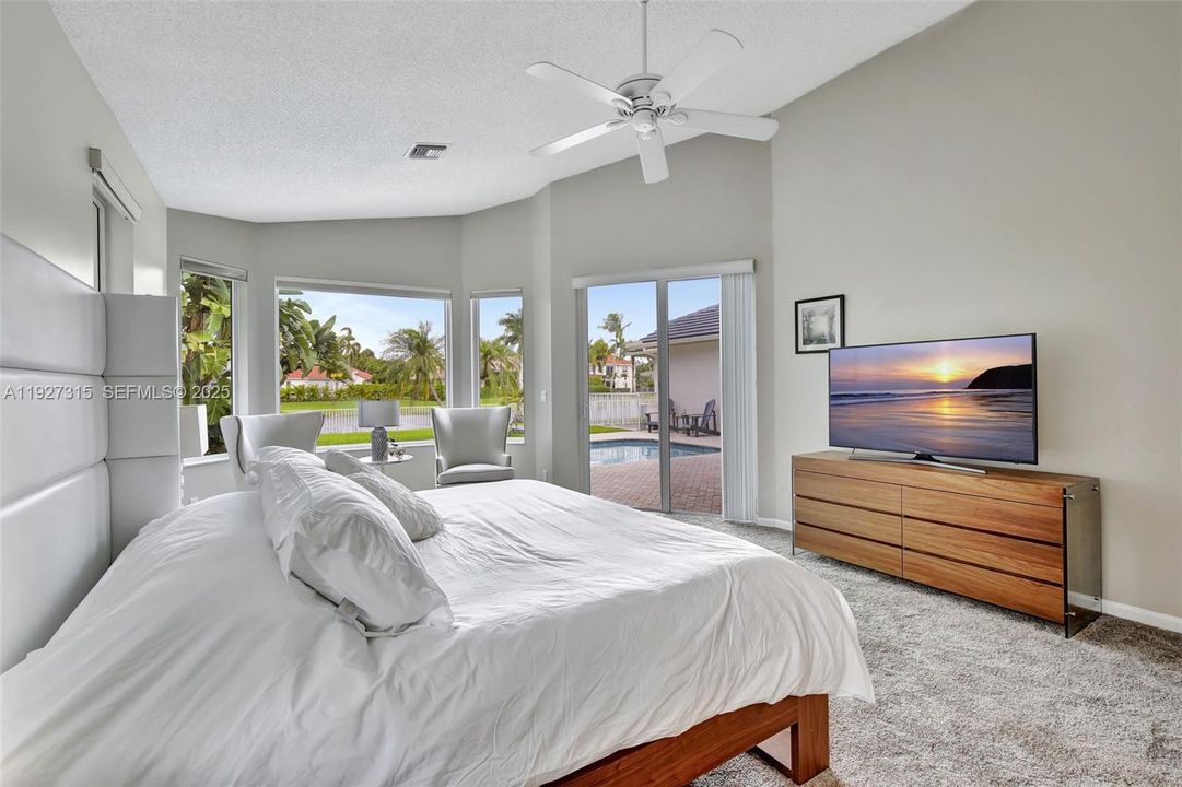 出租: $11,500 (5 贝兹, 3 浴室, 3440 平方英尺)