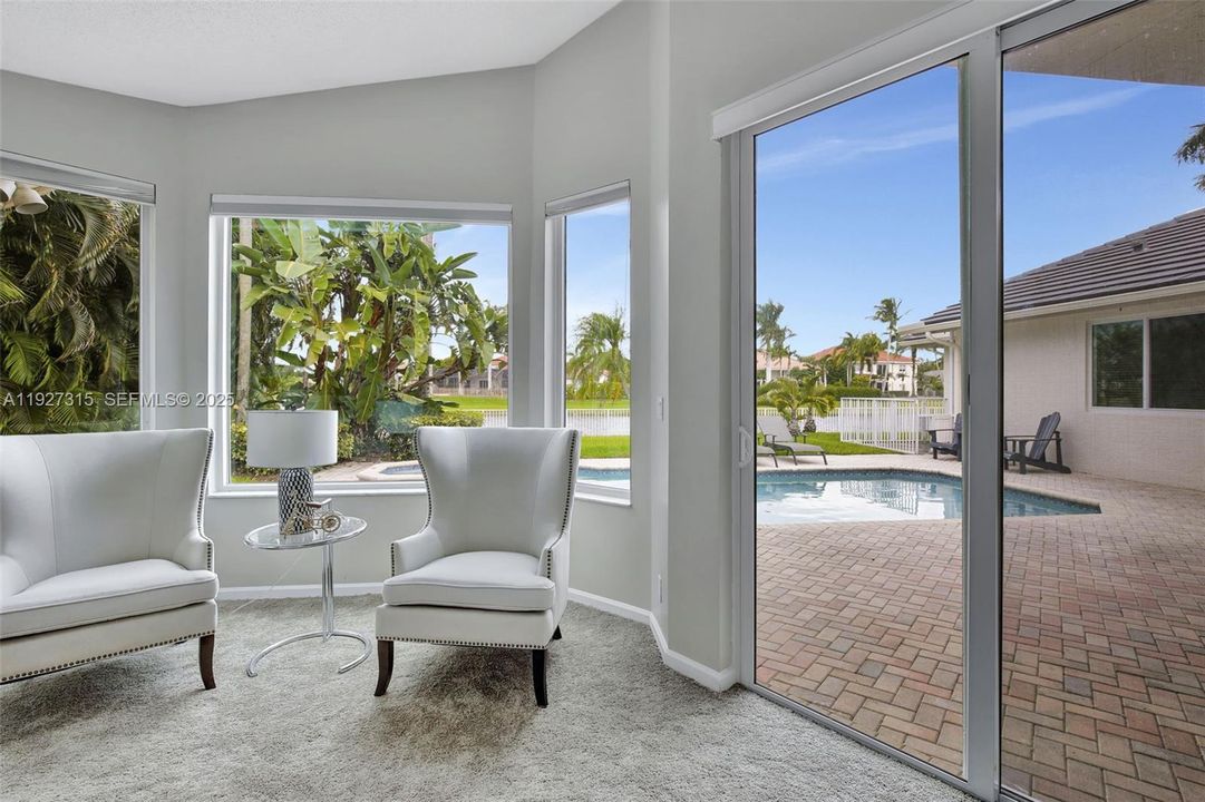 出租: $11,500 (5 贝兹, 3 浴室, 3440 平方英尺)