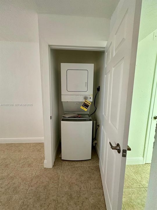 В аренду: $3,000 (3 спален, 3 ванн, 2010 Квадратных фут)