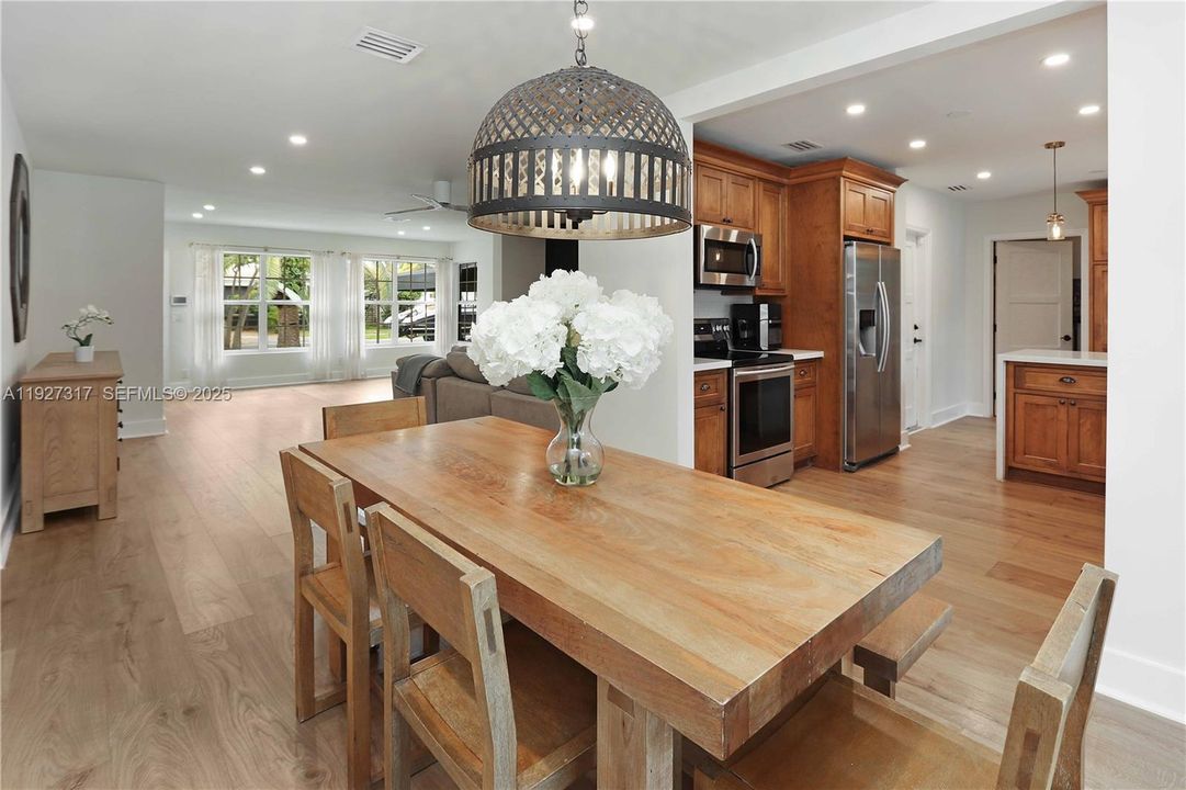 В аренду: $6,500 (2 спален, 2 ванн, 1464 Квадратных фут)